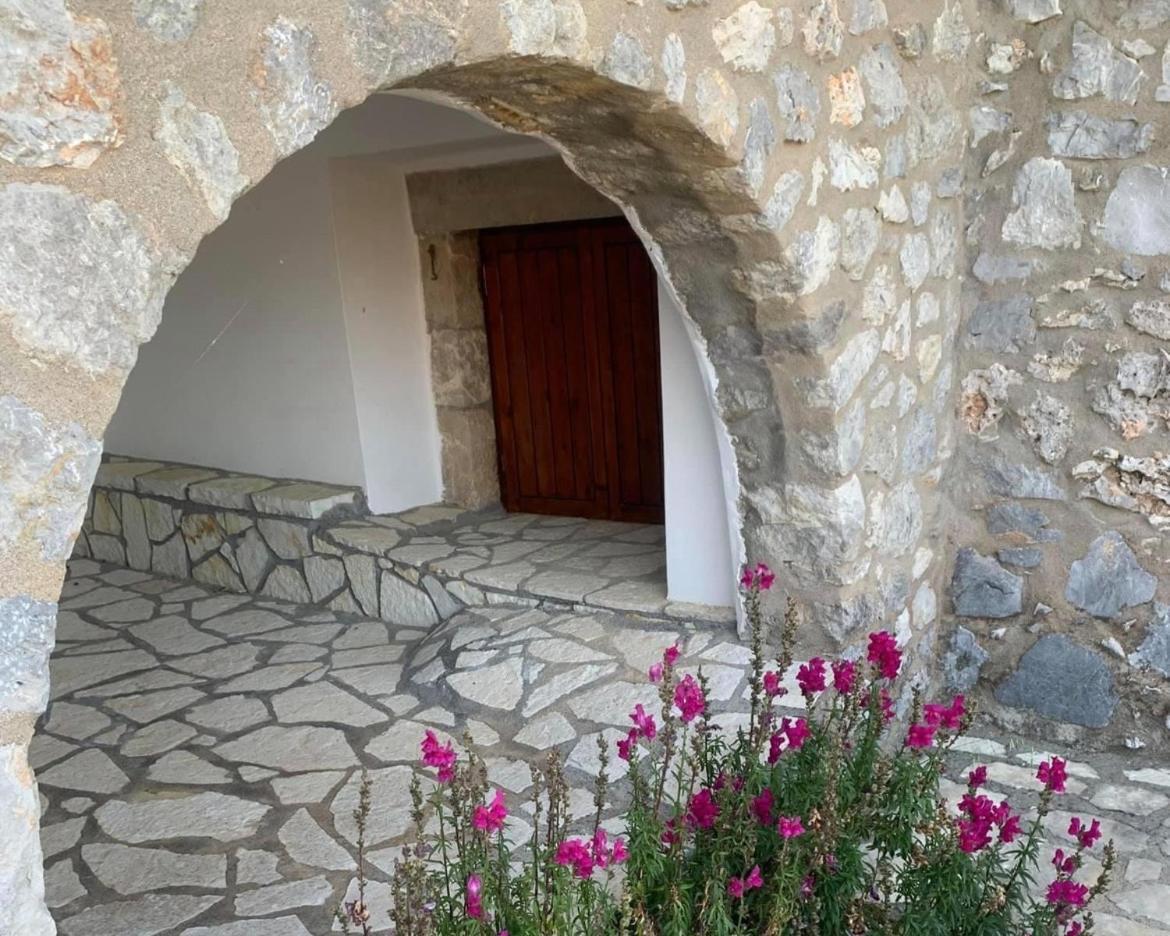 Psárion Terra Petra Villa At Psari Trikolonon Gortynia מראה חיצוני תמונה